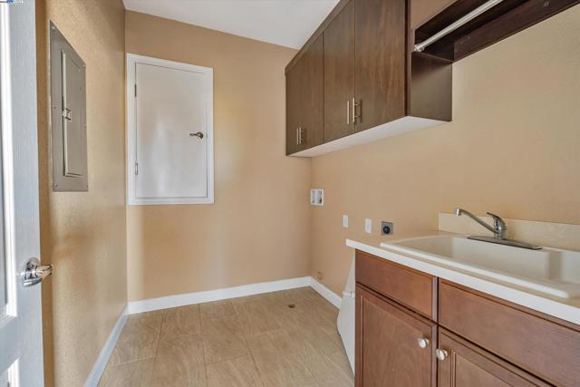 3602 Levanto Way, Manteca CA: https://media.crmls.org/mediaz/06ca178f-ec18-4c89-a0a0-1ecc0e7dc8c4.jpg