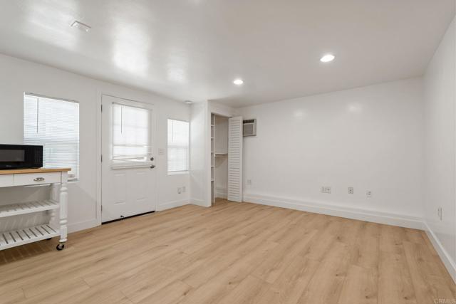 Image 12 of 16 For 207 Walnut Avenue