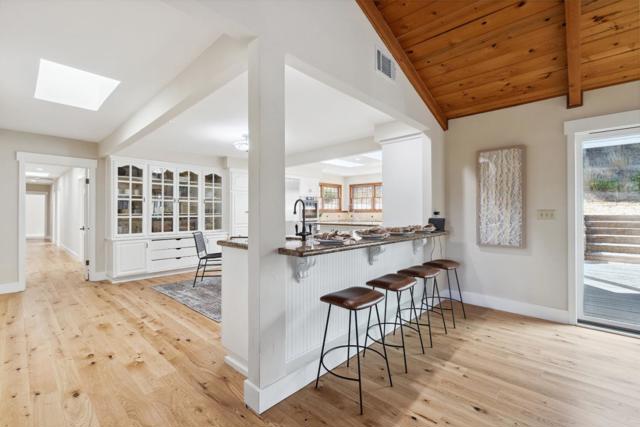 16035 Oak Glen Avenue, Morgan Hill CA: https://media.crmls.org/mediaz/06caa241-427a-4316-9d24-14edbf9f0db9.jpg
