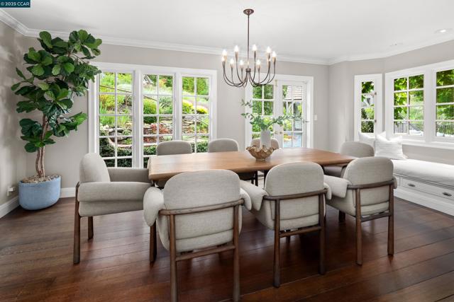 9 El Sueno, Orinda CA: https://media.crmls.org/mediaz/06cc3a0f-96dd-4563-a9a2-6cf98545e7aa.jpg