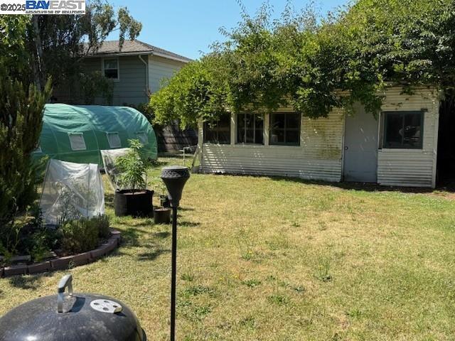 3208 Washington St, Alameda CA: https://media.crmls.org/mediaz/06cc9552-d8c7-40ff-978e-d8cb5dbdecff.jpg