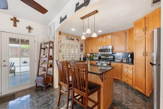 84086 Magnolia Street, Coachella CA: https://media.crmls.org/mediaz/06cd075a-0e11-4274-9b4c-f8154c581831.jpg