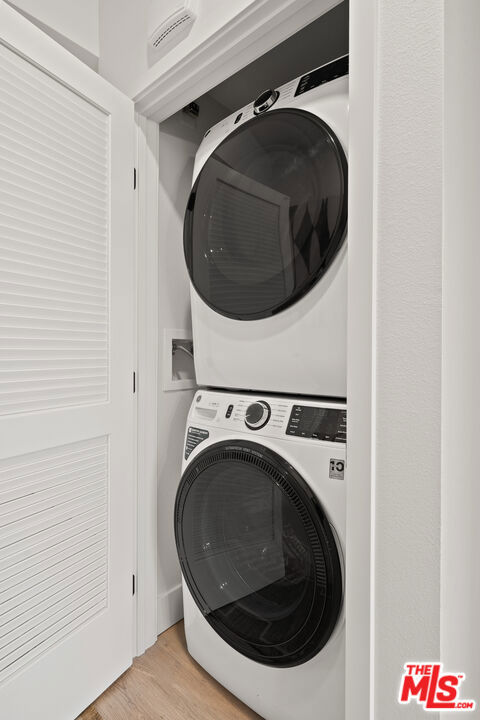 250 E Broadway, Long Beach CA: https://media.crmls.org/mediaz/06cd09c6-e34d-46dc-a62f-ac01061759e3.jpg