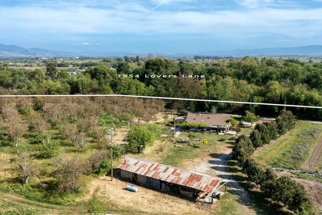 79547958 Lovers Lane, Hollister CA: https://media.crmls.org/mediaz/06ce52c0-20d7-4037-9bd9-3af4529ea7ce.jpg
