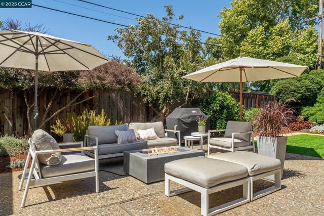 206 Santa Fe Dr, Walnut Creek CA: https://media.crmls.org/mediaz/06cef1bc-7d4e-4a88-91c0-7bd75e388572.jpg