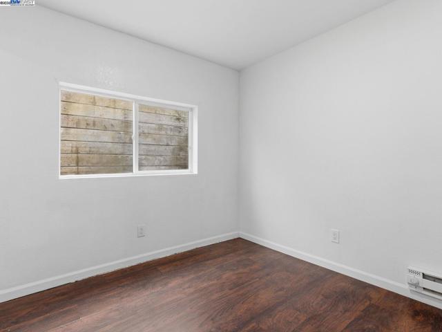 261 S 13th St, Richmond CA: https://media.crmls.org/mediaz/06cfe0e4-8eec-435c-a74a-6284b8fe7bd2.jpg