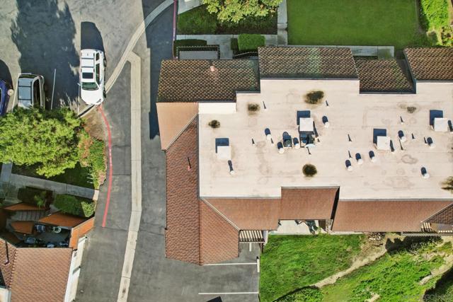 2422 Caminito Ocean Cv, Cardiff by the Sea CA: https://media.crmls.org/mediaz/06d0127c-66b7-443b-ad66-a949d9d75aa6.jpg