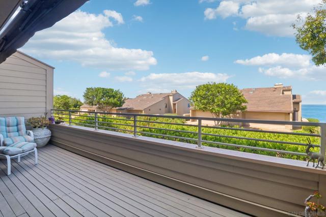 119 Spinnaker Ct, Del Mar CA: https://media.crmls.org/mediaz/06d07324-692b-49cd-8406-da5efaa56ebf.jpg