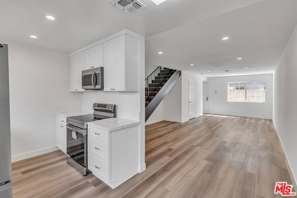 6616 Sylmar Avenue #3