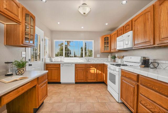 417 Lynn Avenue, Antioch CA: https://media.crmls.org/mediaz/06d1b1ea-7ed8-4bdb-ad04-640720d7d797.jpg