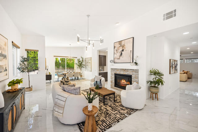 562 Skylar Lane, Palm Springs CA: https://media.crmls.org/mediaz/06d1df7c-1c5c-4adc-9069-162acc1b057c.jpg