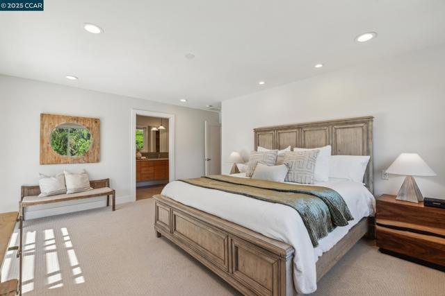 70 Lost Valley Dr, Orinda CA: https://media.crmls.org/mediaz/06d2e052-b133-4f76-9fb7-6cc991f32a4c.jpg