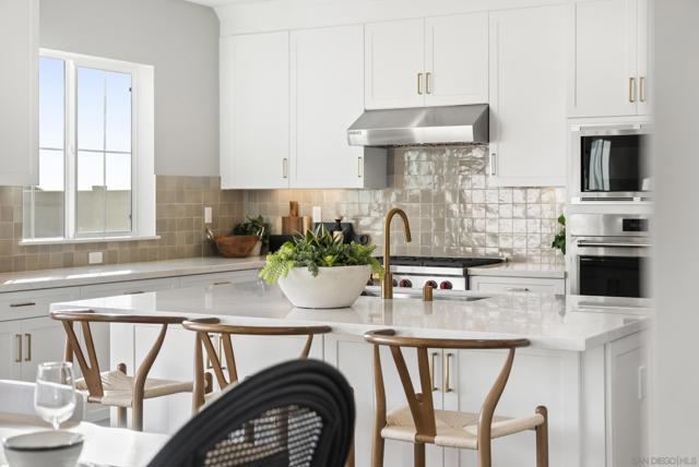 951 Visalia Pl, San Marcos CA: https://media.crmls.org/mediaz/06d2f7c1-5b8e-4da3-9681-737d449b60cb.jpg