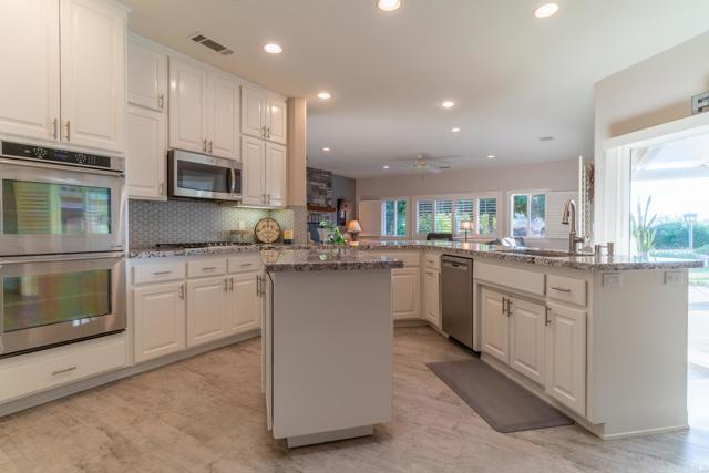 30646 Red Hawk Road, Valley Center CA: https://media.crmls.org/mediaz/06d35467-dd2b-45fe-a714-a9c595ed4c5b.jpg