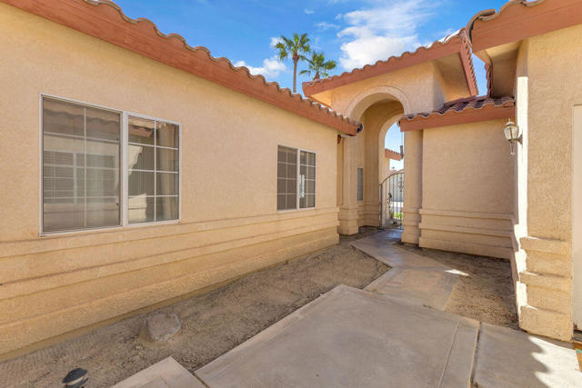 82210 Vandenberg Drive, Indio CA: https://media.crmls.org/mediaz/06d3e2b4-44e4-4718-b138-7d6d3a477df4.jpg