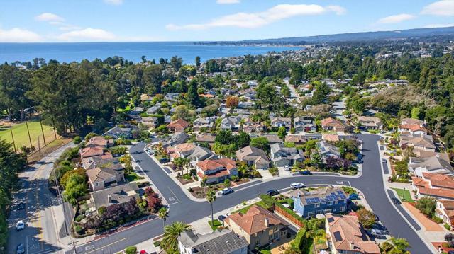 217 Augusta Lane, Aptos CA: https://media.crmls.org/mediaz/06d485fe-c9c2-439a-9421-bbd0bc75aeda.jpg