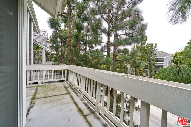 13078 Mindanao Way, Marina del Rey CA: https://media.crmls.org/mediaz/06d4cc1e-6204-4646-8ee2-6abcdd80986b.jpg