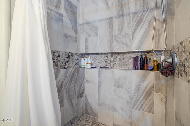 800 Calle Higuera, Camarillo CA: https://media.crmls.org/mediaz/06d4e200-83d2-422a-9745-7ac17f3c0af1.jpg