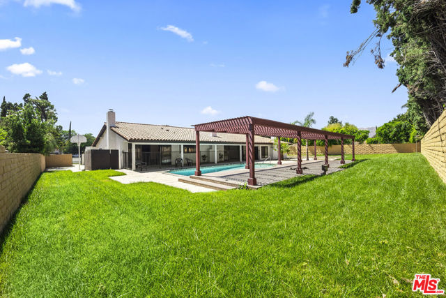 9724 Bothwell Road, Northridge CA: https://media.crmls.org/mediaz/06d530b5-2eb9-4781-96f5-05dfead2e4a3.jpg