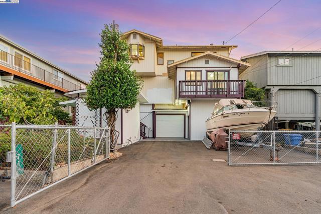 71 Taylor Pl, Bethel Island CA: https://media.crmls.org/mediaz/06d5d5d9-a227-4ceb-afe1-53523e56a0db.jpg