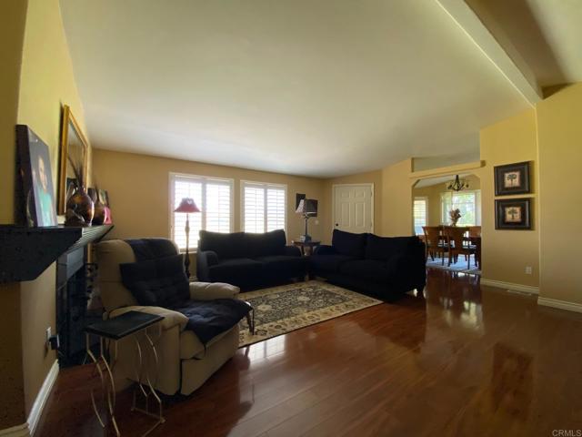 11851 Riverside Dr, Lakeside CA: https://media.crmls.org/mediaz/06d5fc26-d1ec-4ffb-b785-e4b0d576017d.jpg