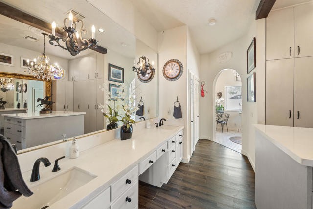 56375 Bighorn Drive, Mountain Center CA: https://media.crmls.org/mediaz/06d6c194-4a80-4e17-b04f-f2e1ec98488a.jpg