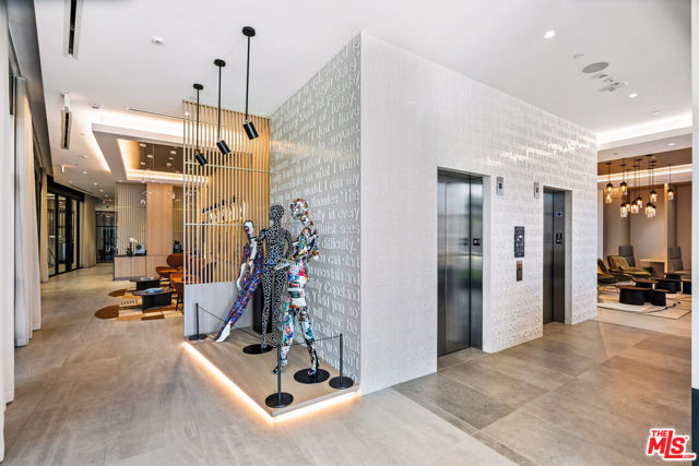 2455 Overland Avenue, Los Angeles CA: https://media.crmls.org/mediaz/06d73a90-44ed-4d19-ac4b-e590b7c6ea59.jpg