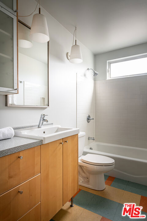 1855 Redcliff Street, Los Angeles CA: https://media.crmls.org/mediaz/06d7833d-2ee3-441e-abbd-030a982ac6f6.jpg