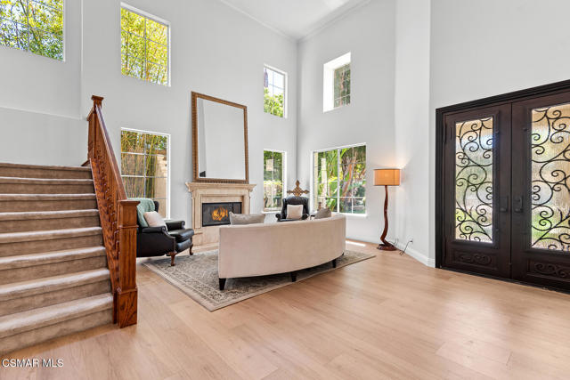 213 Heath Meadow Court, Simi Valley CA: https://media.crmls.org/mediaz/06d7c07f-0b63-476d-b611-7a67071ee11b.jpg