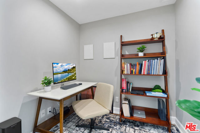 900 W Olympic Boulevard, Los Angeles CA: https://media.crmls.org/mediaz/06d7d70c-750c-45ea-83bc-6e1552388586.jpg