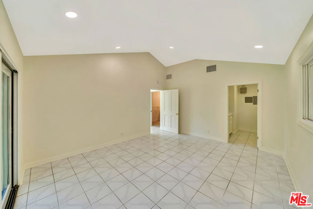 1100 Rodeo Road, Arcadia CA: https://media.crmls.org/mediaz/06d86e96-426e-4f44-a737-333cea54ba07.jpg