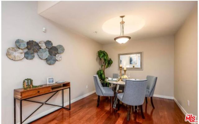 4732 Radford Avenue, Valley Village CA: https://media.crmls.org/mediaz/06d872fe-682e-4e84-9800-4bec759dee8f.jpg
