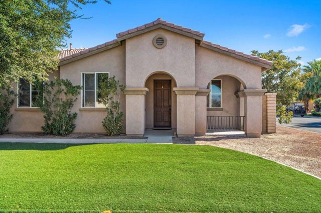 42724 Tango Court, Indio CA: https://media.crmls.org/mediaz/06d8cb39-0ee0-44a7-ad92-26b730014d8d.jpg