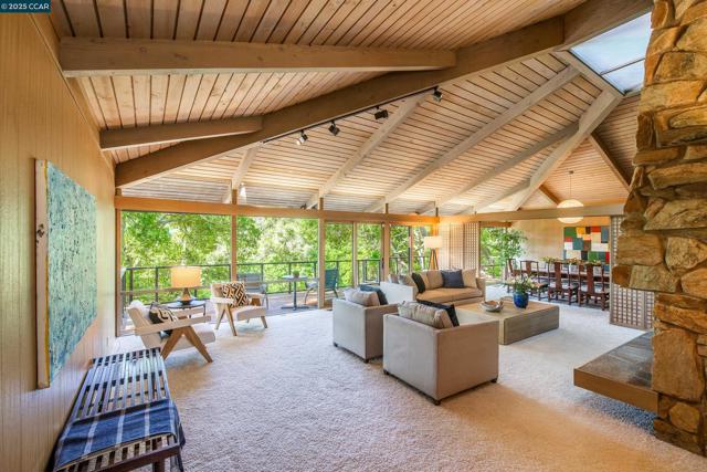 71 Silverwood Dr, Lafayette CA: https://media.crmls.org/mediaz/06d8e72c-d055-47b5-9501-f679566d37e3.jpg