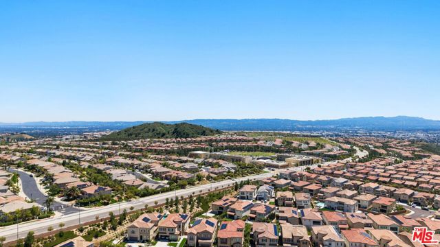 20517 W Deer Grass Court, Porter Ranch CA: https://media.crmls.org/mediaz/06d9097c-643c-4c77-878e-a71ad91ad32c.jpg
