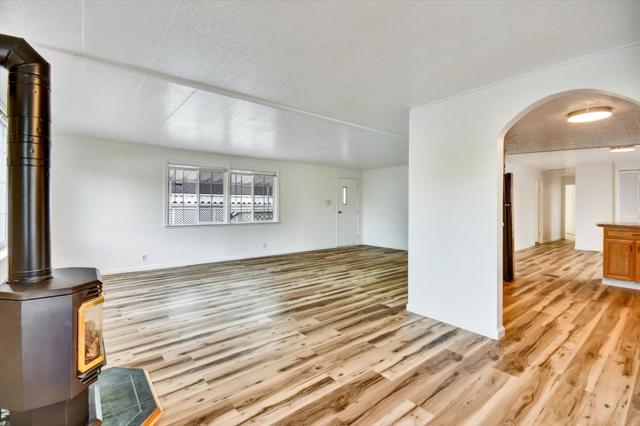 17 Pepperwood Way, Soquel CA: https://media.crmls.org/mediaz/06d94410-0fae-4c1e-8537-957dd042b028.jpg