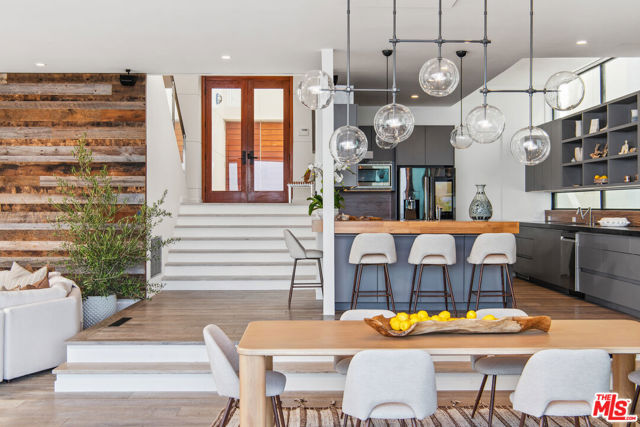 26814 Malibu Cove Colony Drive, Malibu CA: https://media.crmls.org/mediaz/06d96984-a514-4489-ad7f-e26aa22f44d0.jpg