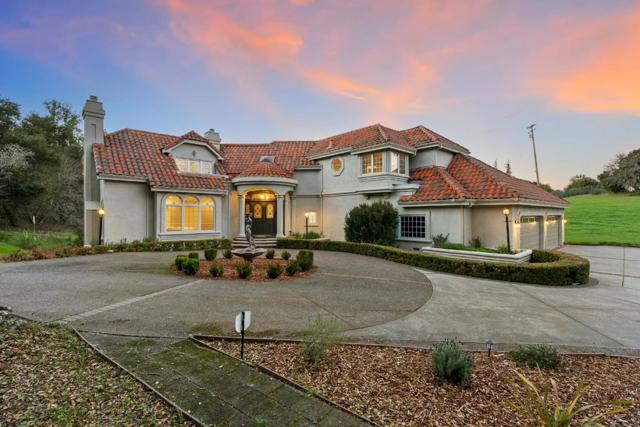 13206 Wright Way, Los Altos Hills CA: https://media.crmls.org/mediaz/06da0891-4932-4b1b-8985-3d554a0feb1e.jpg