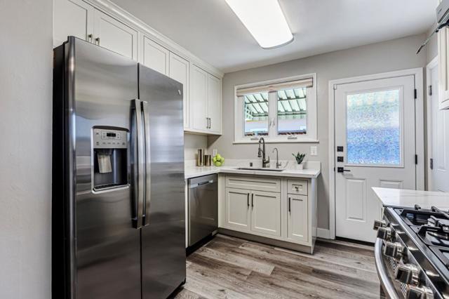 564 Irving Avenue, San Jose CA: https://media.crmls.org/mediaz/06da798e-5311-49eb-8d0c-c4709b3add98.jpg