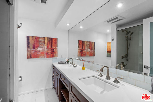 10701 Wilshire Boulevard, Los Angeles CA: https://media.crmls.org/mediaz/06dbbecd-880b-40ba-9bb4-843b37cc4832.jpg