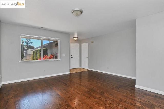 2740 14Th St, San Pablo CA: https://media.crmls.org/mediaz/06dc8551-7e09-4fd2-b98e-0ba5cb8b3e27.jpg