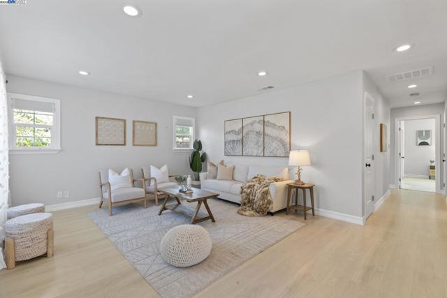 36523 Cherry St, Newark CA: https://media.crmls.org/mediaz/06dd2528-e8d5-449d-880a-2ba4212d3629.jpg