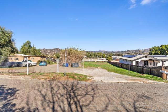 Image 2 of 41 For 11816 Waterhill Rd
