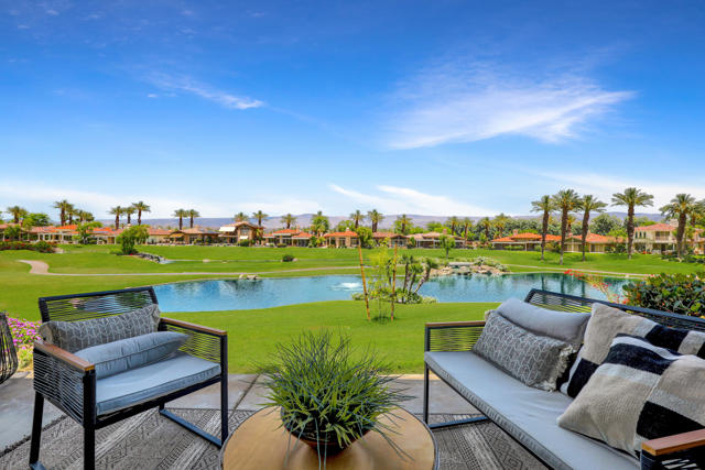 502 Desert Holly Drive, Palm Desert CA: https://media.crmls.org/mediaz/06de010e-a9fe-4964-8c82-b38858d22cf2.jpg