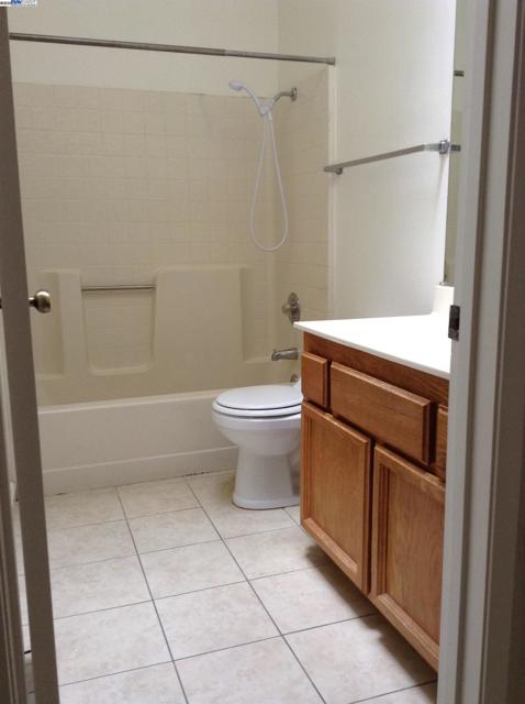 149 Pelican Loop, Pittsburg CA: https://media.crmls.org/mediaz/06debdb5-1fb0-46e2-9cc7-8f60e3e50ddb.jpg