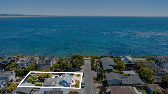 106 Saxon Avenue, Capitola CA: https://media.crmls.org/mediaz/06ded0a3-2437-44fe-bb66-e3a633e71e1b.jpg