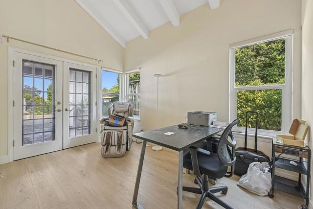 1176 LA SOMBRA Drive, San Marcos CA: https://media.crmls.org/mediaz/06def100-95c4-4cd2-a7cf-613858e153c4.jpg