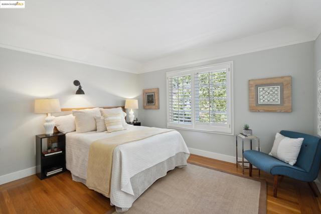 Image 17 of 37 For 1633 Trestle Glen Rd