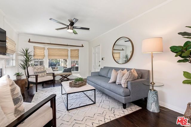 2218 S Genesee Avenue, Los Angeles CA: https://media.crmls.org/mediaz/06e032f7-bf66-4507-bbc1-26ce2076dbaf.jpg