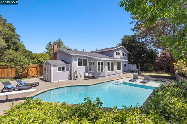 36 Playa Ct, San Ramon CA: https://media.crmls.org/mediaz/06e05785-ce01-443a-8129-63cc1860c6fb.jpg